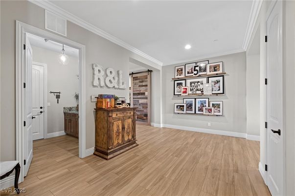 Interior, Pendant Lights, Recessed Lighting, Wood Texture Flooring