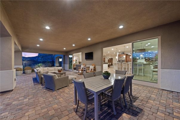 Dining room, Exterior, Recessed Lighting
