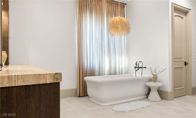 Bathroom, Free Standing Baths, Interior, Pendant Lights