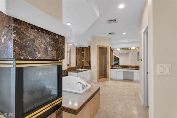 Bathroom, Interior, Recessed Lighting