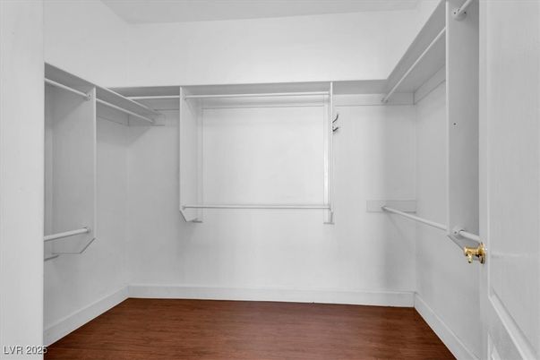 Interior, Walk-in Closets, Wood Texture Flooring