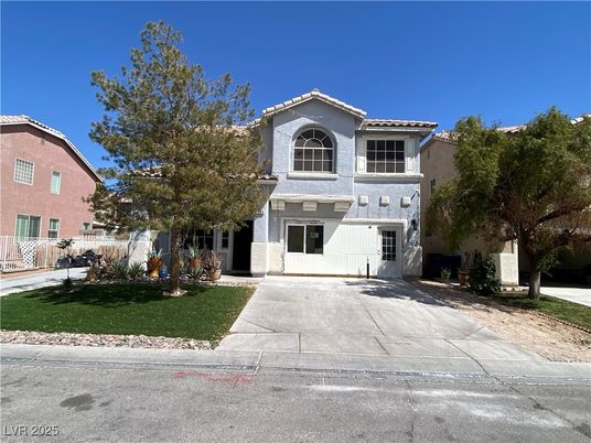 Exterior, Facade, Mediterranean