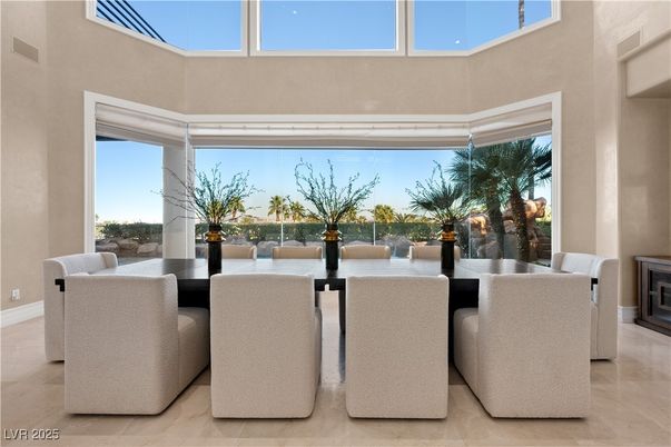 Dining room, Interior