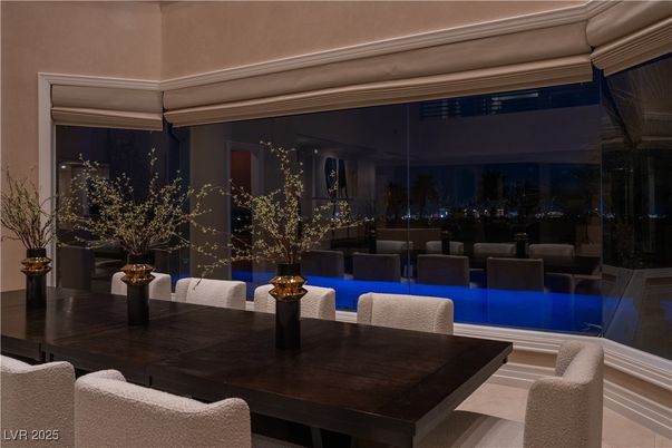 Dining room, Interior