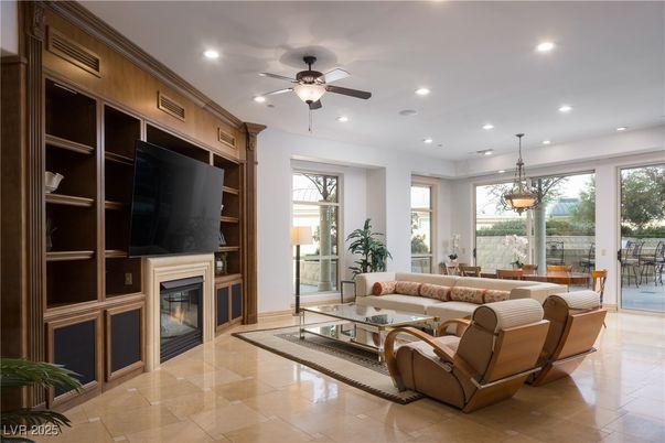 Fireplace, Interior, Living room, Pendant Lights, Recessed Lighting