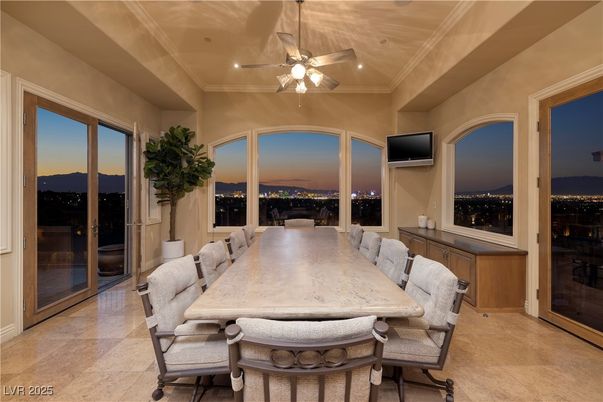 Dining room, Interior, Recessed Lighting
