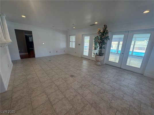Empty room, Interior, Recessed Lighting