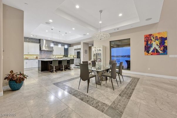 Chandelier, Dining room, Interior, Kitchen, Pendant Lights, Recessed Lighting, Stainless Steel Appliances
