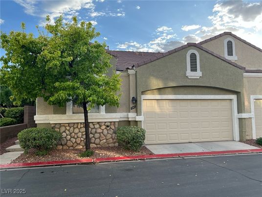 Attached, Exterior, Facade, Mediterranean