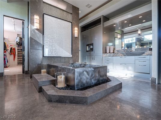 Bathroom, Interior, Recessed Lighting