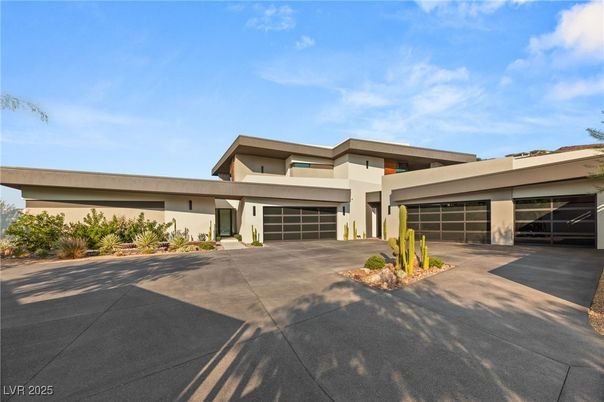 Attached, Exterior, Facade, Modern