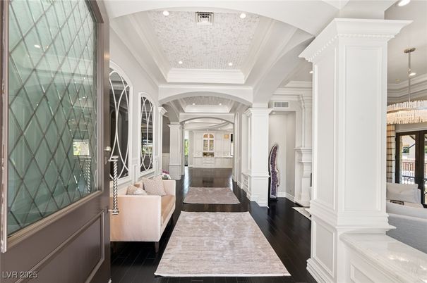 Interior, Pendant Lights, Recessed Lighting, Wood Texture Flooring