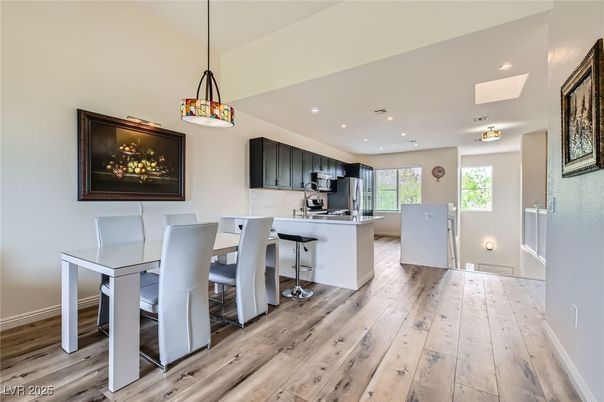 Dining room, Interior, Kitchen, Pendant Lights, Recessed Lighting, Wood Texture Flooring