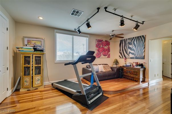 Fitness Equipment, Interior, Recessed Lighting, Wood Texture Flooring