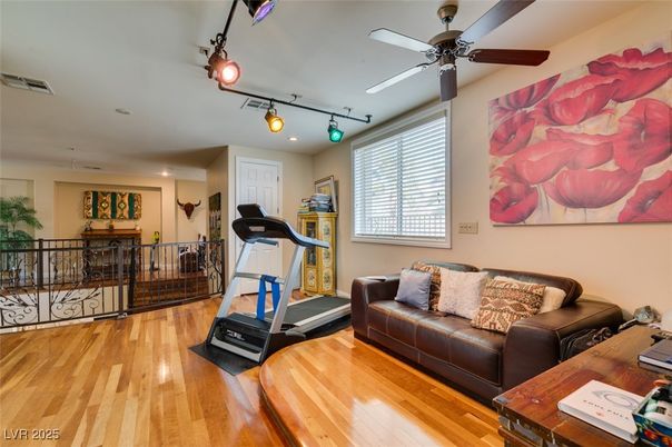 Fitness Equipment, Interior, Recessed Lighting, Wood Texture Flooring