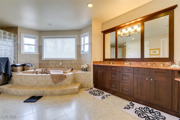 Bathroom, Dual Sink Vanities, Interior, Recessed Lighting