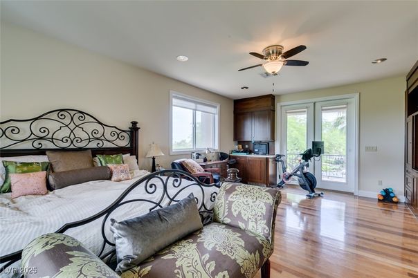 Bedroom, Fitness Equipment, Interior, Recessed Lighting, Wood Texture Flooring