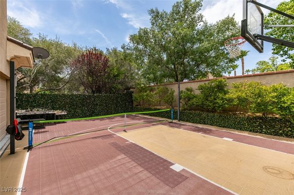 Exterior, Tennis Courts