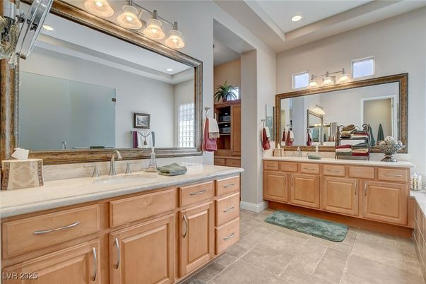 Bathroom, Dual Sink Vanities, Interior, Recessed Lighting