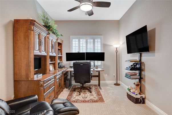 Home Office, Interior