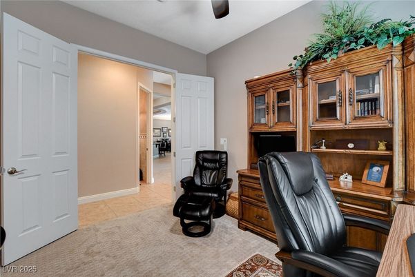 Home Office, Interior