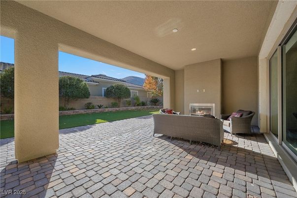Exterior, Fireplace, Living room