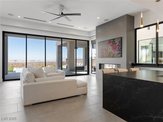 Fireplace, Interior, Living room, Pendant Lights, Recessed Lighting