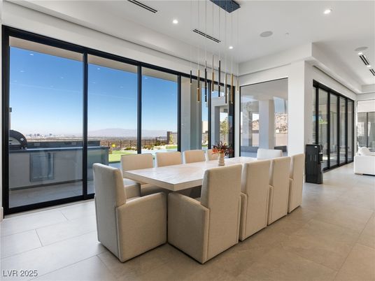 Dining room, Interior, Pendant Lights, Recessed Lighting