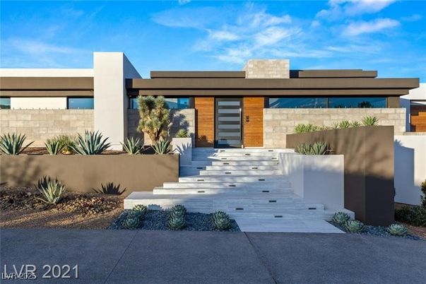 Attached, Exterior, Facade, Modern