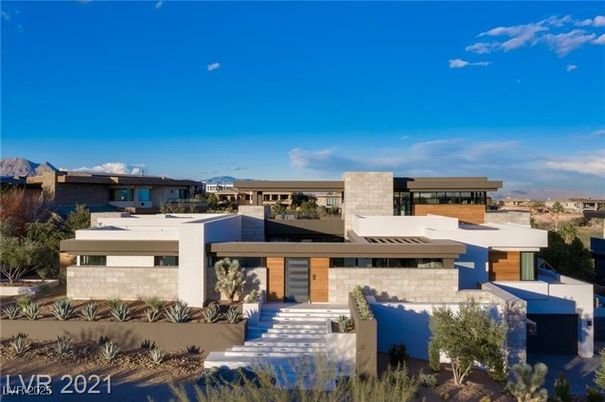 Attached, Exterior, Facade, Modern