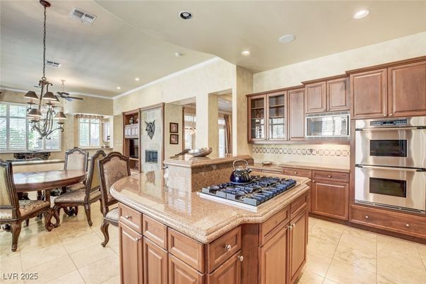 Chandelier, Dining room, Interior, Kitchen, Recessed Lighting, Stainless Steel Appliances