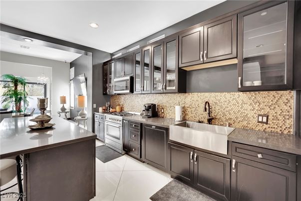 Chandelier, Interior, Kitchen, Recessed Lighting, Stainless Steel Appliances