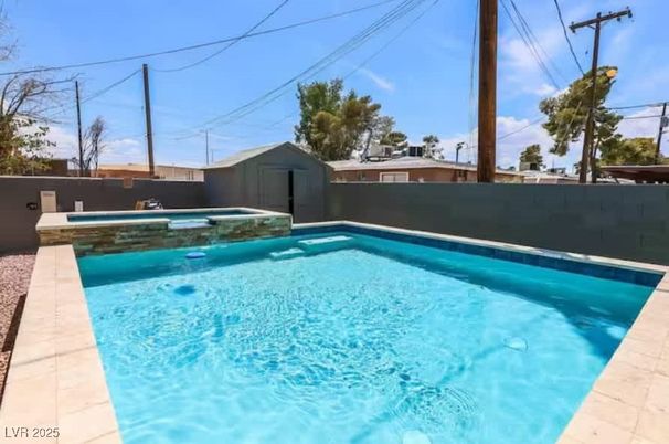 Exterior, Pool