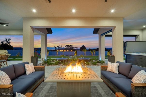 Exterior, Recessed Lighting, Water