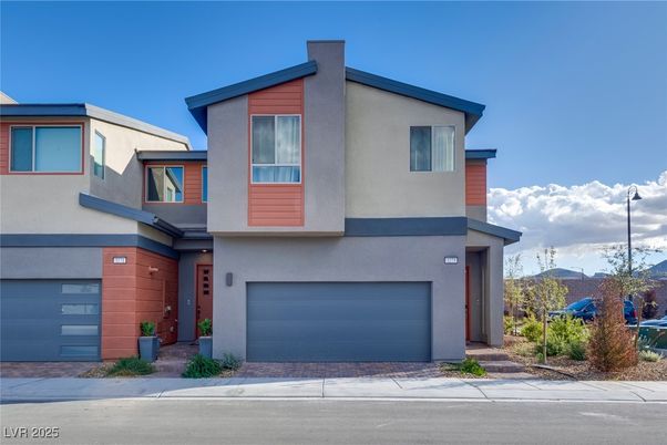 Attached, Exterior, Facade, Modern