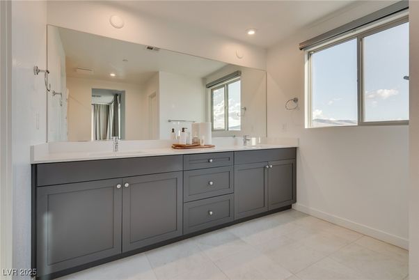 Bathroom, Dual Sink Vanities, Interior, Recessed Lighting