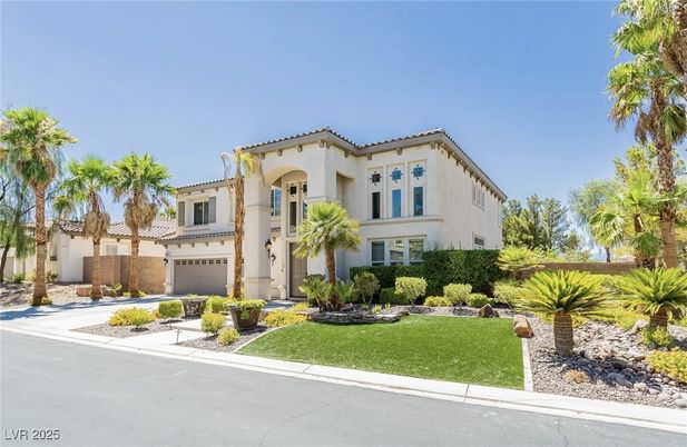 Attached, Exterior, Facade, Mediterranean