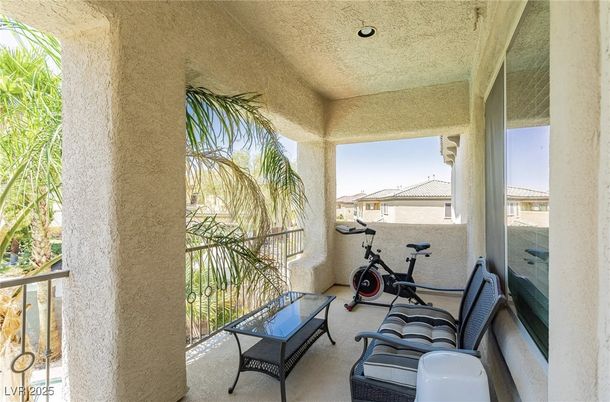 Exterior, Fitness Equipment, Recessed Lighting