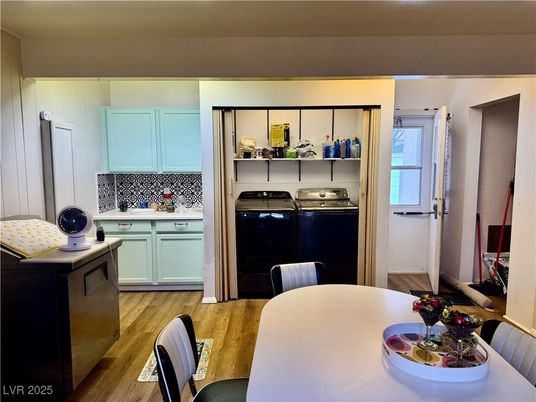 Dining room, Interior, Kitchen, Washer, Wood Texture Flooring