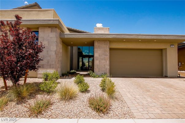 Attached, Exterior, Facade, Modern