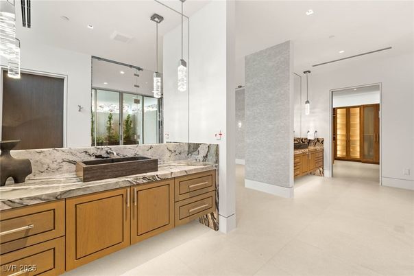 Bathroom, Interior, Pendant Lights, Recessed Lighting