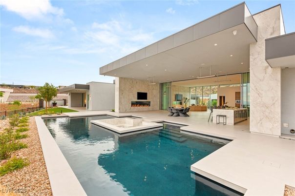 Exterior, Fireplace, Pool