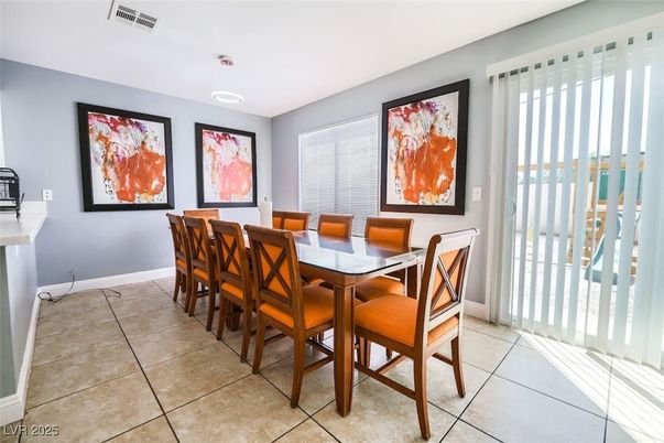 Dining room, Interior