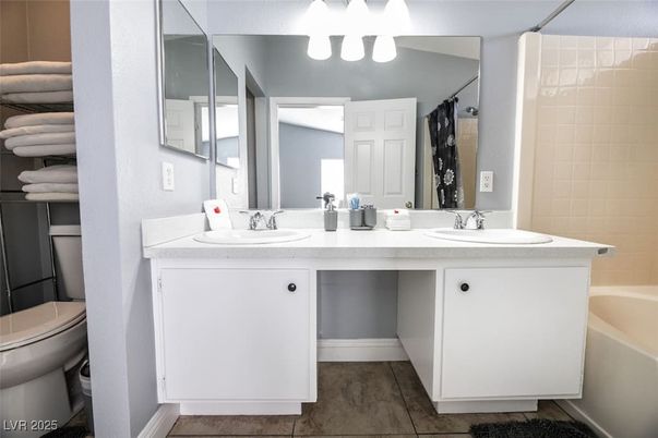 Bathroom, Dual Sink Vanities, Interior
