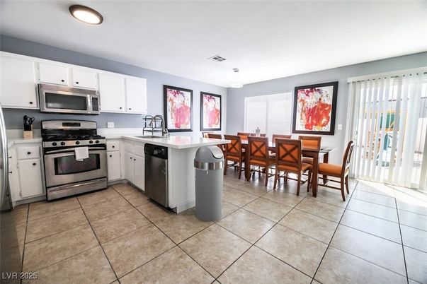 Dining room, Interior, Kitchen, Recessed Lighting, Stainless Steel Appliances