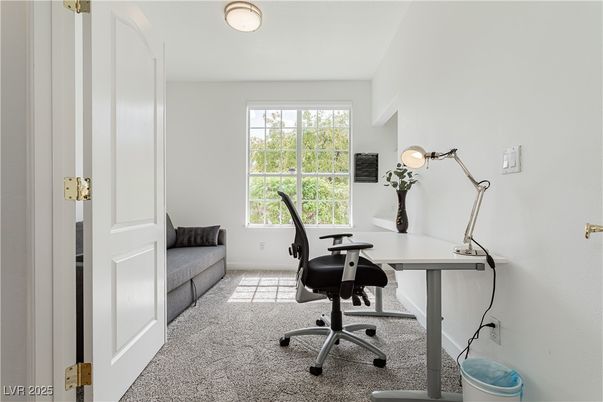 Home Office, Interior