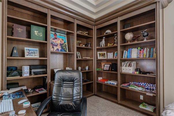 Home Office, Interior