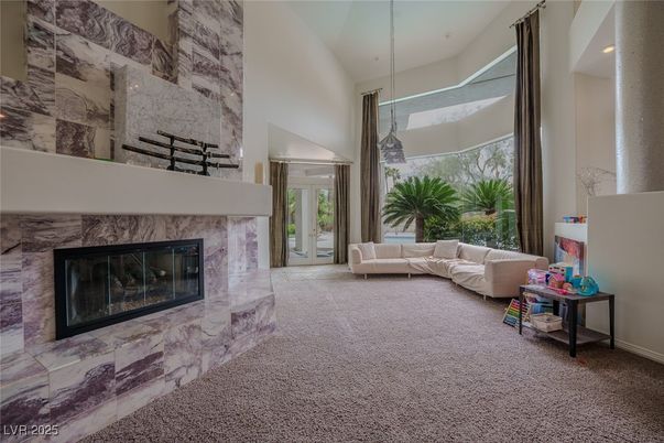 Fireplace, Interior, Living room, Pendant Lights, Recessed Lighting