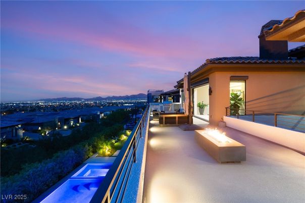 Exterior, Pool, Other