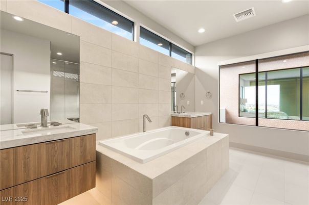 Bathroom, Dual Sink Vanities, Interior, Recessed Lighting